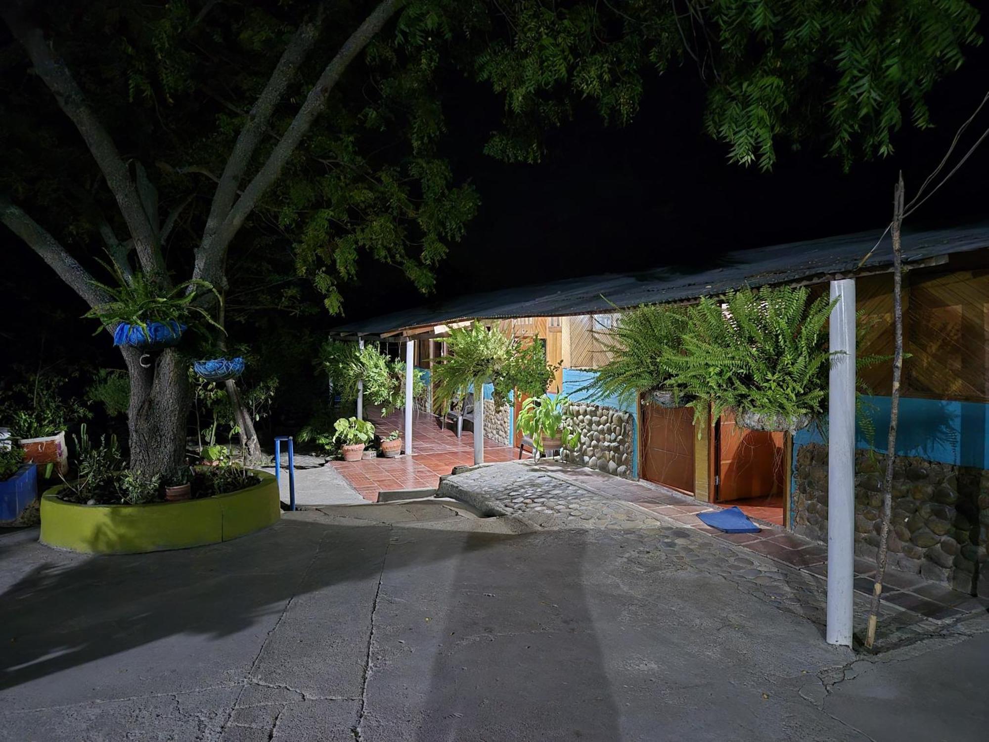 Hostal Sol De Verano Dona Lilia Villavieja Exterior photo